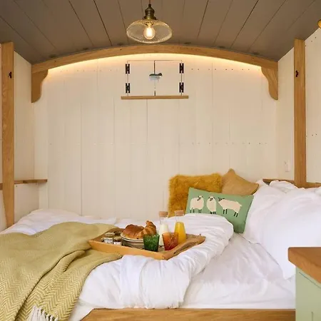 Luxury Shepherd Hut On Small South Hams Farm, Devon Modbury Exterior photo