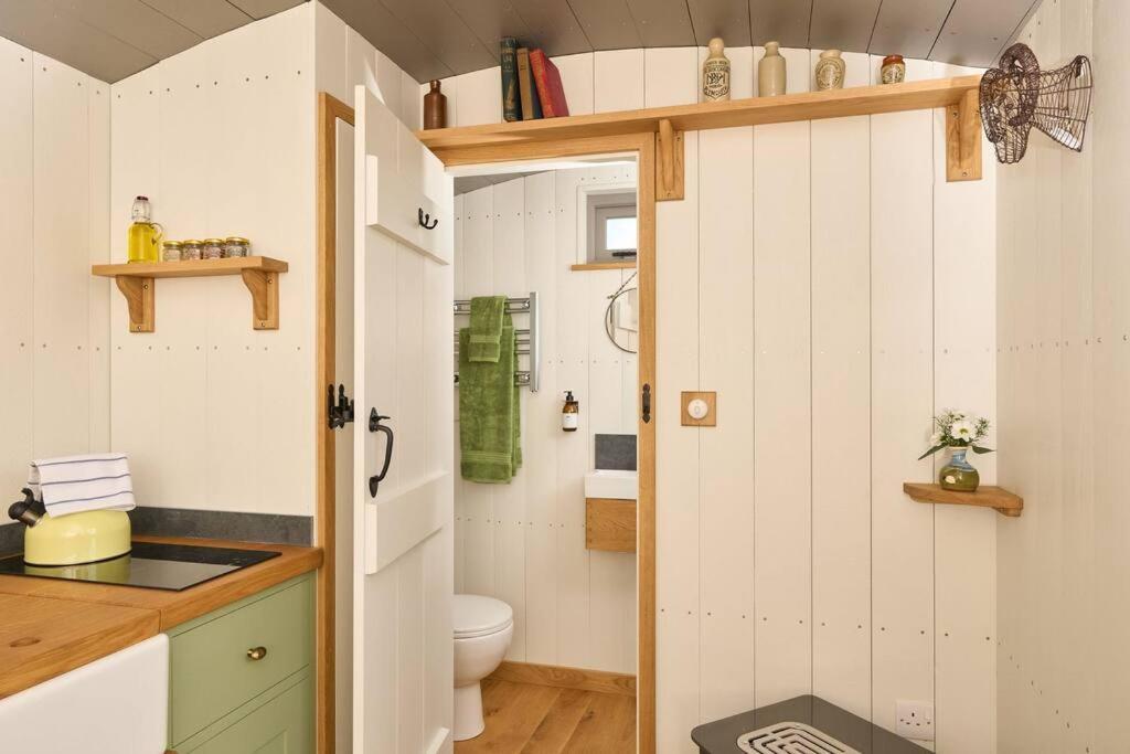 Holiday home Luxury Shepherd Hut On Small South Hams Farm, Devon *