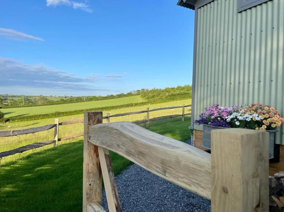 Luxury Shepherd Hut On Small South Hams Farm, Devon * Modbury